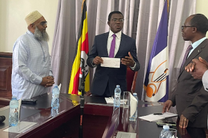 Fakhruddin Properties okuva e Dubai bawaddeyo Dollar 1,000 okuwagira okusima enzizi mu Buganda